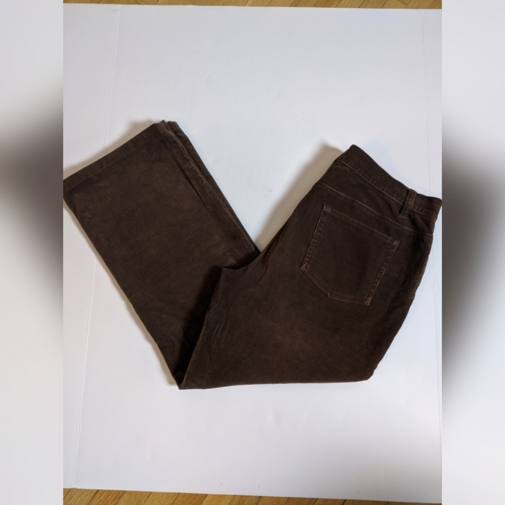 Retro brown petite corduroy pants.
